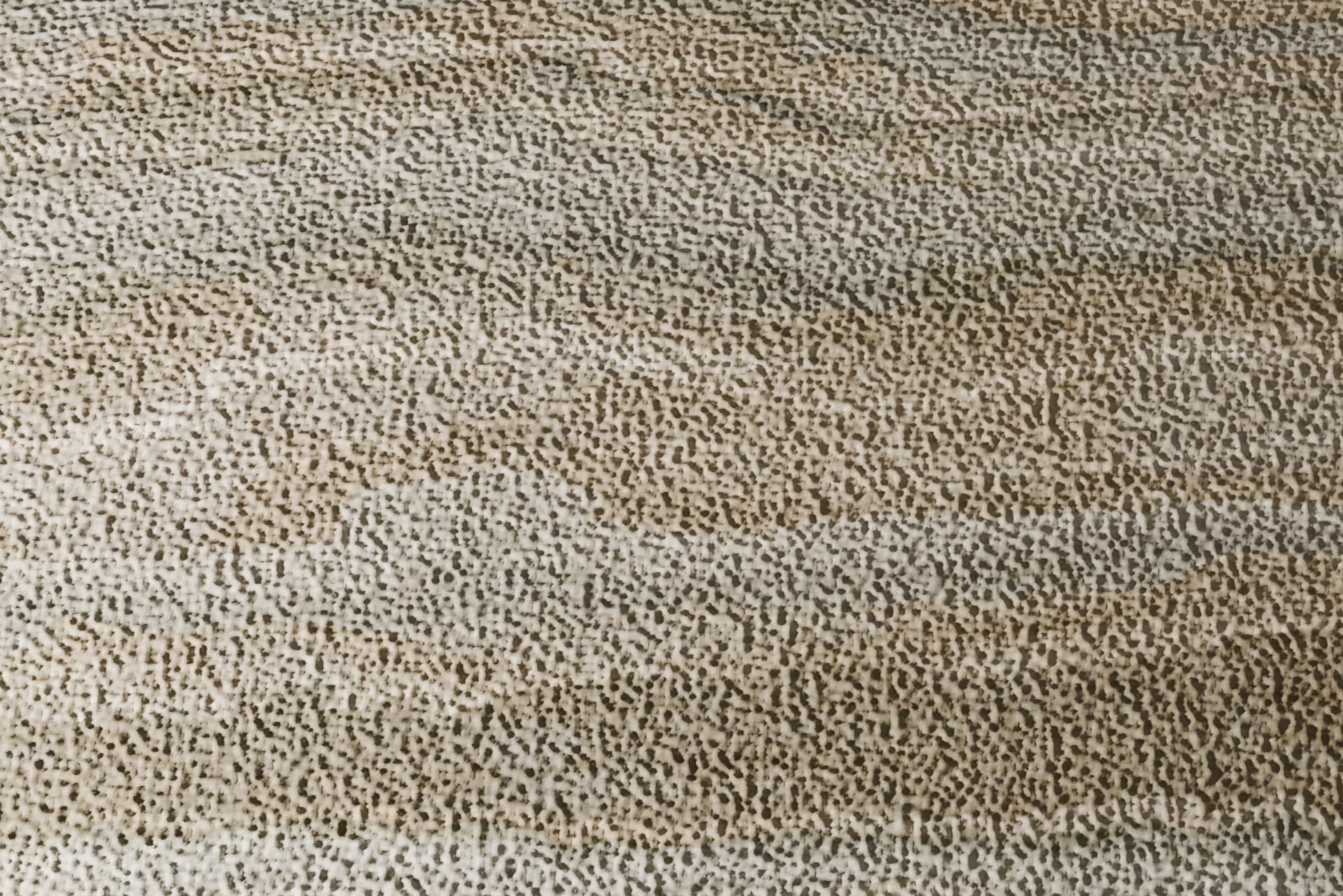 Bề mặt bush-hammered (băm mặt) của đá limestone — ảnh dựng bởi Rochelle Stone